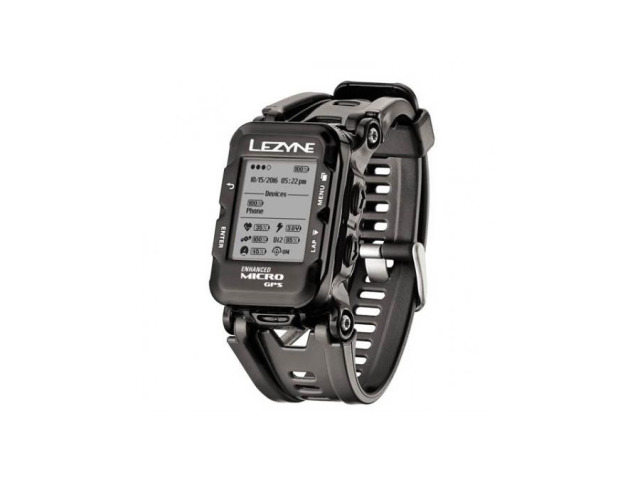 Multirežimové hodinky Micro GPS Watch sú ideálnne pre výkonnostných aj rekreačných športovcov. Hodinky sú vybavené konektivitou Bluetooth Smart a ANT+™, cez ktoré ich možno simultánne spárovať s meračmi výkonu, monitormi tepu srdca, senzormi rýchlosti a kadencie, aj iOS a Android smartfónmi. Po synchronizácii s voľne dostupnou aplikáciou Lezyne Ally poskytne prístroj navigáciu, živé sledovanie trasy, službu Strava Live Segments a notifikácie o textových správach, emailoch a hovoroch. Okrem toho ponúka režim pre základný životný stýl ako doplnok k režimom pre cyklistiku, pešiu turistiku a beh. Integrovaný akcelerometer funguje ako krokomer a zosilňuje záznam dát v režimoch GPS.
Športové hodinky Lezyne Micro GPS majú životnosť batérie viac ako 100 hodín (do 14 hodín v režime GPS) po plnom nabití a štandardný port USB zjednodušuje nabíjanie. Odolný remienok TPR je pohodlný a dopĺňa moderný, priemyselný dizajn hodiniek Micro GPS.